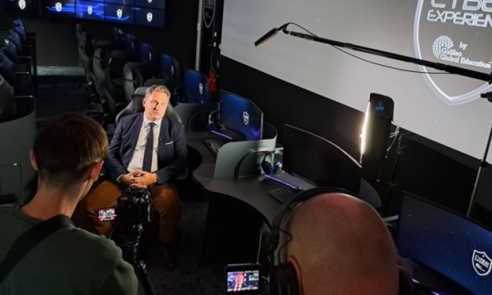 Olivier Feix de Cyber Experience reçoit l’équipe de l’émission Le monde en face