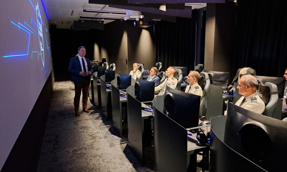 Visite d’une délégation du chef d'état-major de l'armée de Terre chez Cyber Experience