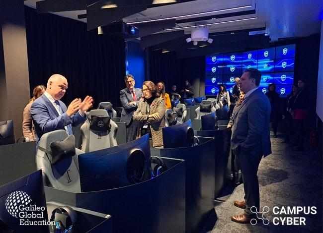 Visite de Marina Ferrari, secrétaire d'état au numérique, à la salle Cyber Experience by GGE